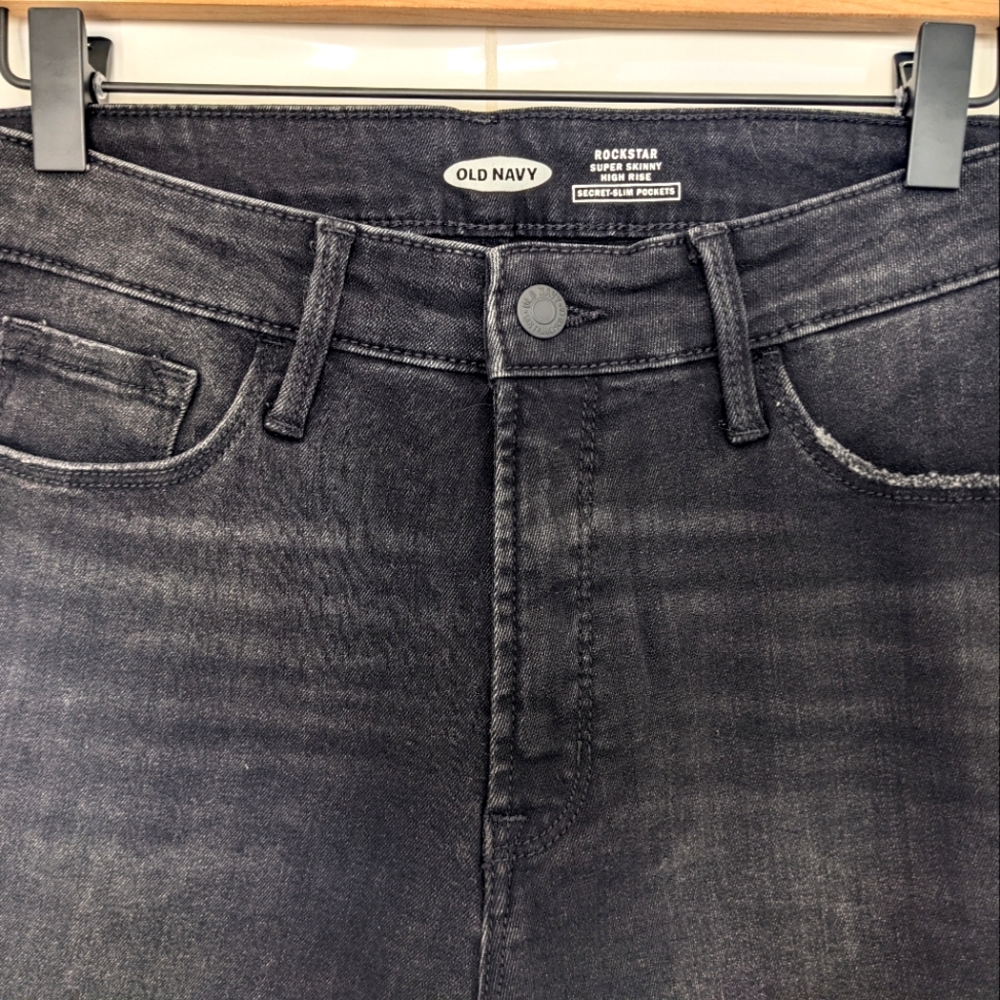 NWOT Old Navy Rockstar Super Skinny High Rise Jeans